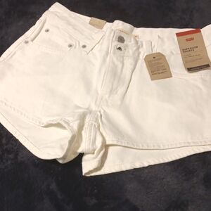 Ladies  LEVI white superlow shorts